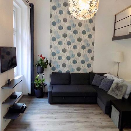 Leo22 Apartman Budapest Esterno foto